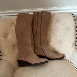 Womens tall suade boots size 10